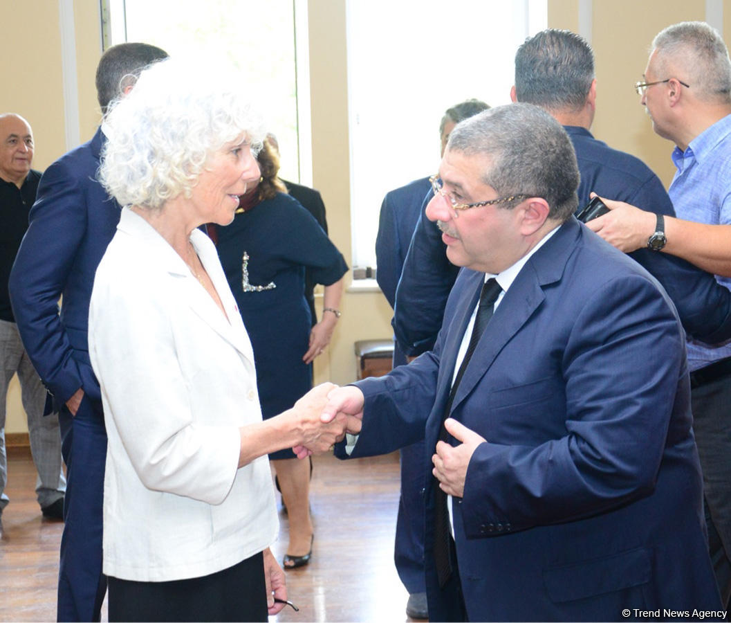 Xalq artisti Xəyyam Mirzəzadə II Fəxri xiyabanda dəfn olunub (FOTO) (YENİLƏNİB)