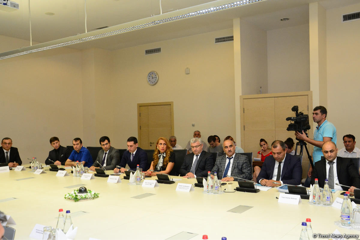 Gömrük orqanlarının sahibkarlığın dəstəklənməsində rolu artırıla bilər (FOTO)