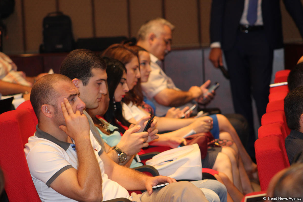 Mərkəzi Bank faiz dərəcəsini dəyişməz saxladı (FOTO) (YENİLƏNİB)