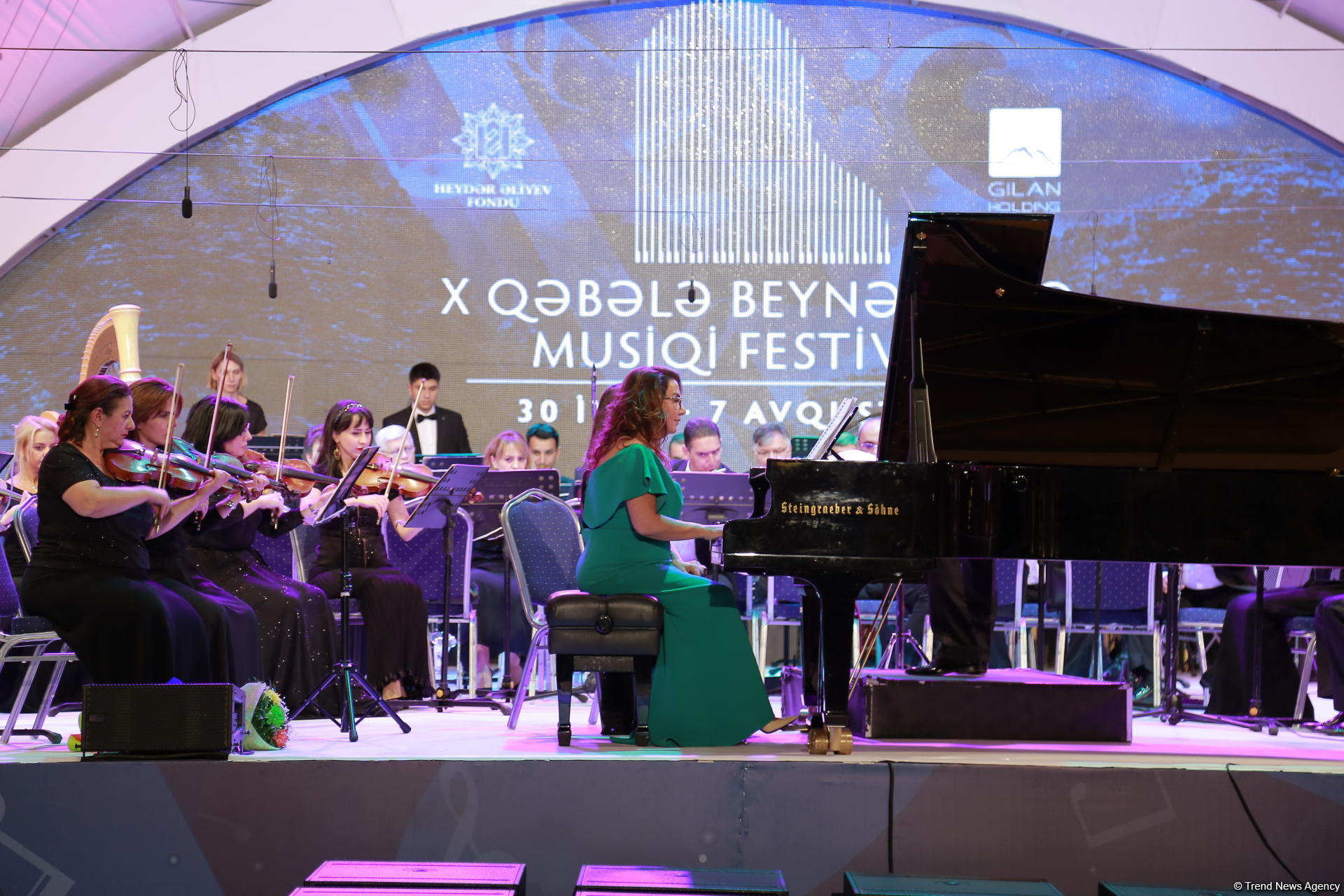 X Qəbələ Beynəlxalq Musiqi Festivalının təntənəli açılış mərasimi olub (FOTO)
