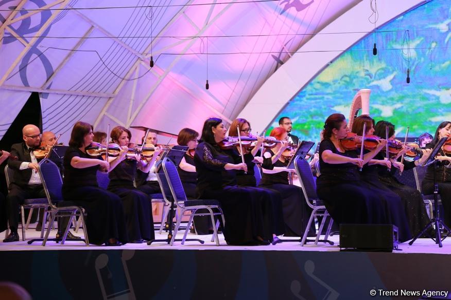 X Qəbələ Beynəlxalq Musiqi Festivalının təntənəli açılış mərasimi olub (FOTO)