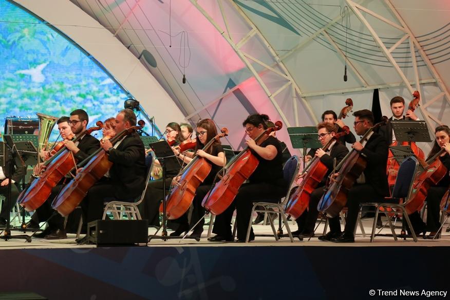 X Qəbələ Beynəlxalq Musiqi Festivalının təntənəli açılış mərasimi olub (FOTO)