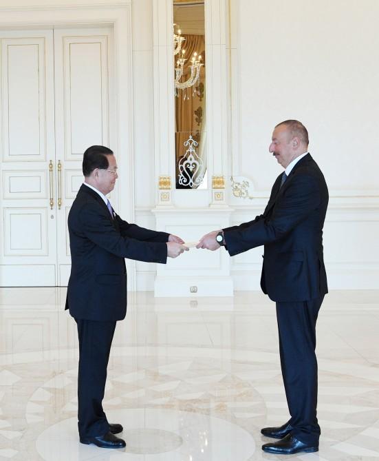 Prezident İlham Əliyev bir sıra ölkələrin Azərbaycanda yeni təyin olunmuş səfirlərinin etimadnaməsini qəbul edib (FOTO) (YENİLƏNİB-4)