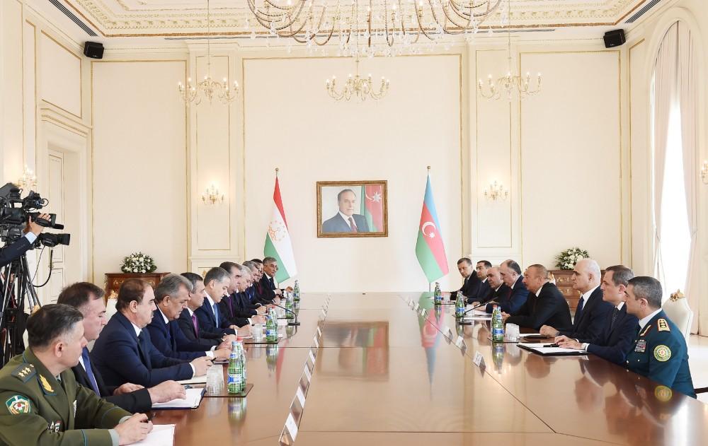 Azərbaycan və Tacikistan prezidentlərinin geniş tərkibdə görüşü olub (YENİLƏNİB)