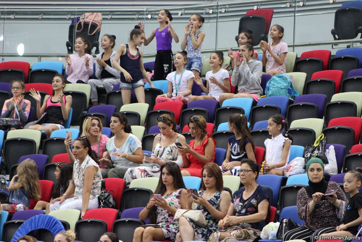 Bədii gimnastika üzrə Azərbaycan çempionatı və Bakı birinciliyi start götürüb (FOTO)