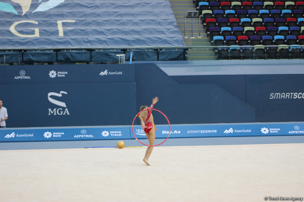 Bədii gimnastika üzrə Azərbaycan çempionatı və Bakı birinciliyi start götürüb (FOTO)