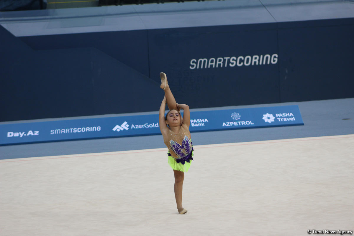 Bədii gimnastika üzrə Azərbaycan çempionatı və Bakı birinciliyi start götürüb (FOTO)