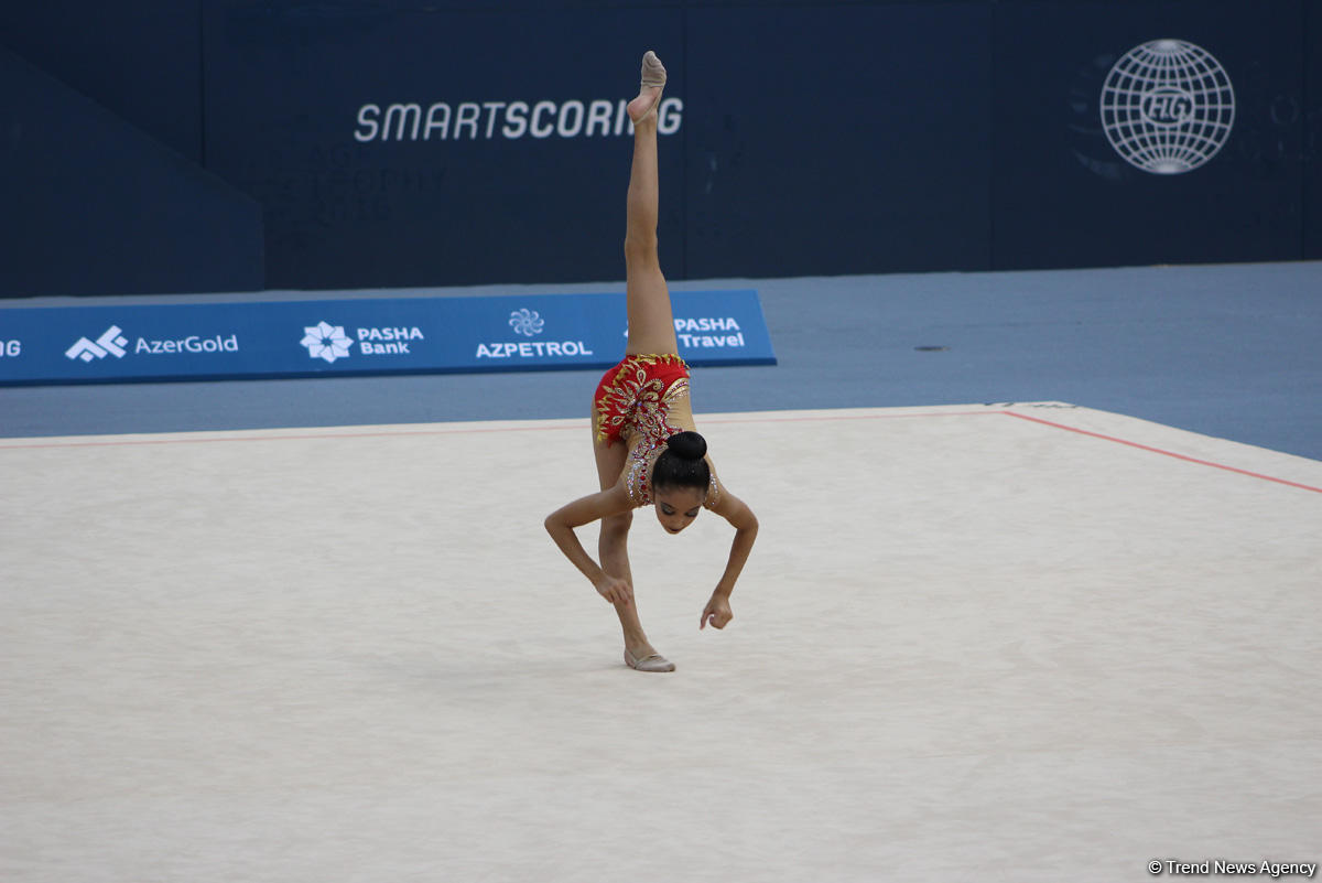 Bədii gimnastika üzrə Azərbaycan çempionatı və Bakı birinciliyi start götürüb (FOTO)