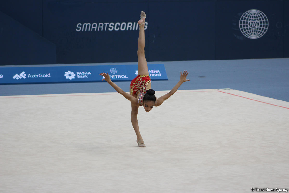 Bədii gimnastika üzrə Azərbaycan çempionatı və Bakı birinciliyi start götürüb (FOTO)