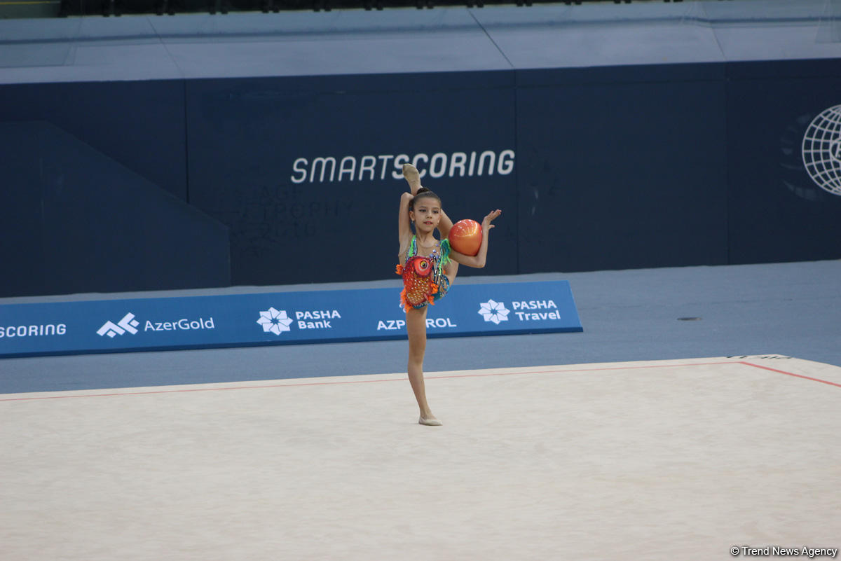Bədii gimnastika üzrə Azərbaycan çempionatı və Bakı birinciliyi start götürüb (FOTO)