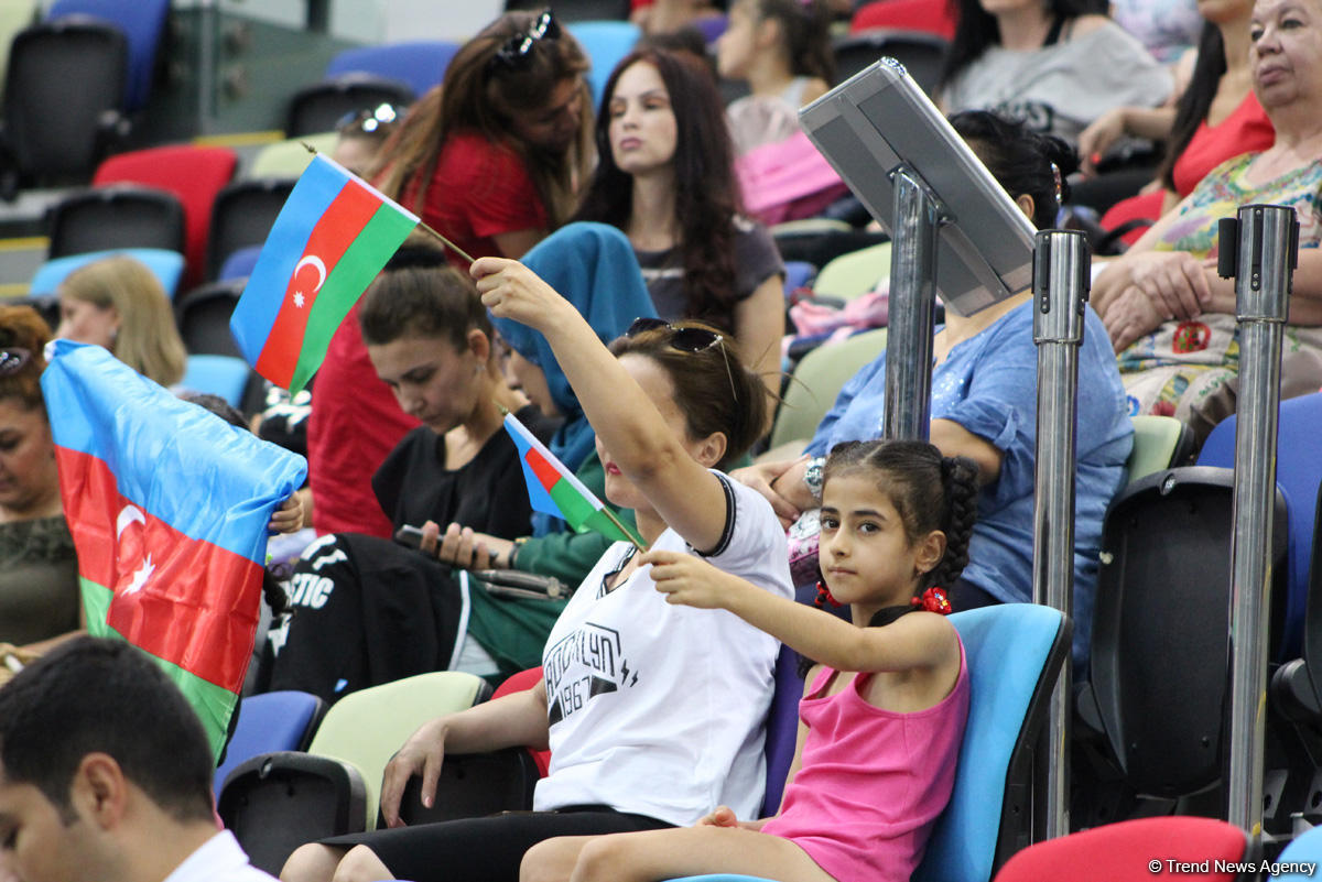 Bədii gimnastika üzrə Azərbaycan çempionatı və Bakı birinciliyi start götürüb (FOTO)