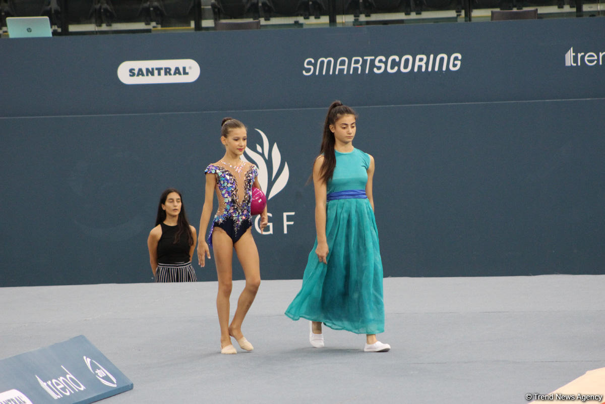 Bədii gimnastika üzrə Azərbaycan çempionatı və Bakı birinciliyi start götürüb (FOTO)