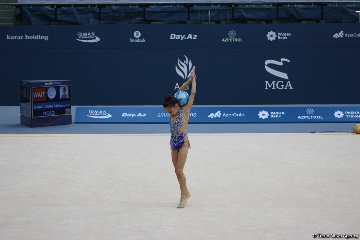 Bədii gimnastika üzrə Azərbaycan çempionatı və Bakı birinciliyi start götürüb (FOTO)