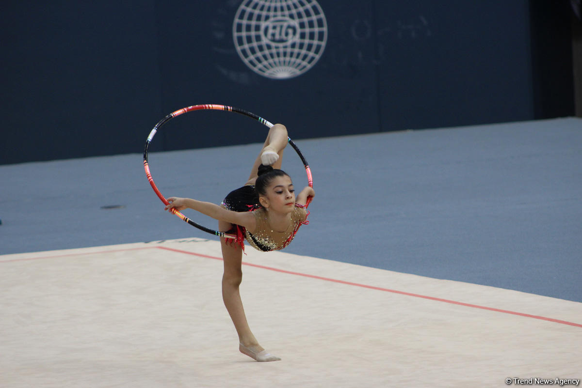 Bədii gimnastika üzrə Azərbaycan çempionatı və Bakı birinciliyi start götürüb (FOTO)