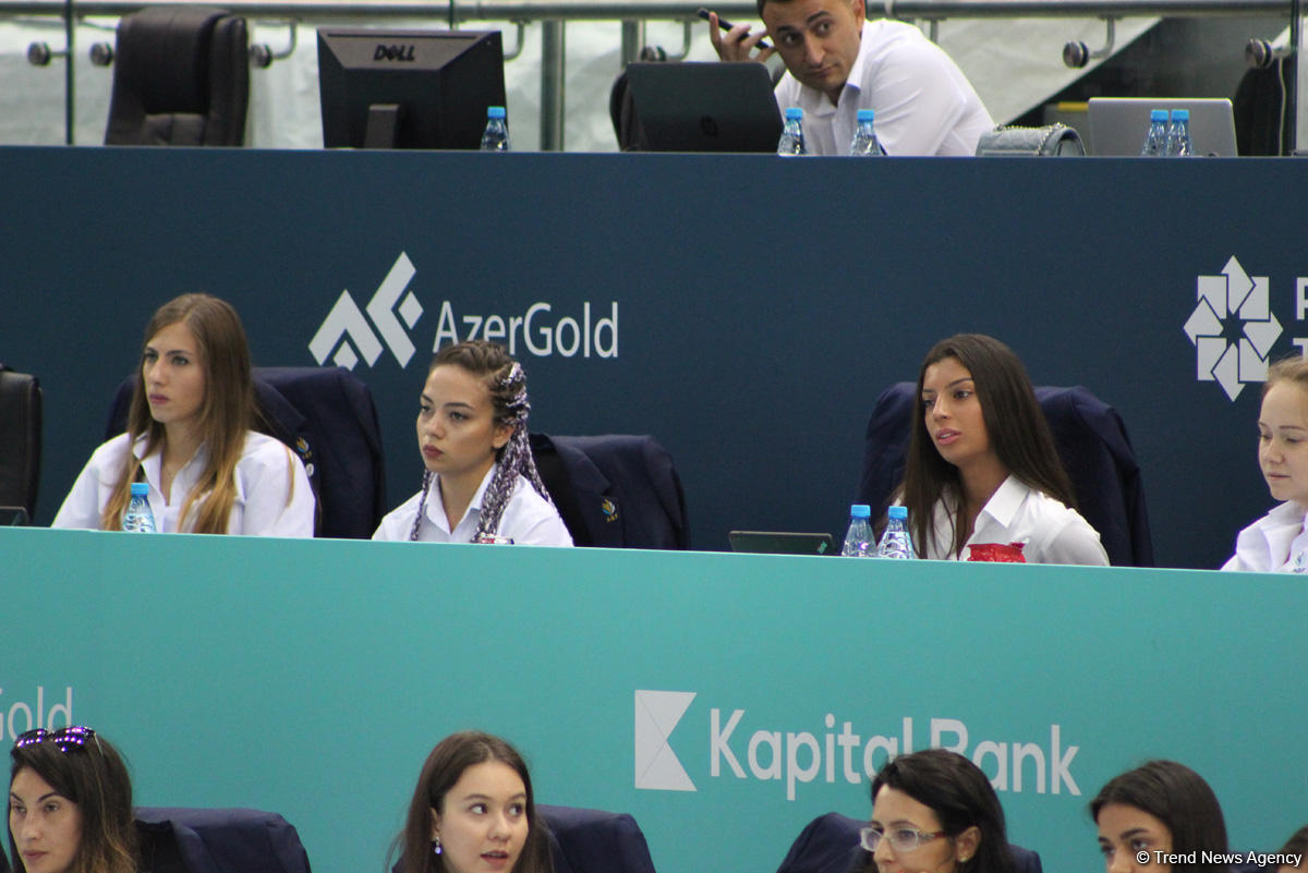 Bədii gimnastika üzrə Azərbaycan çempionatı və Bakı birinciliyi start götürüb (FOTO)