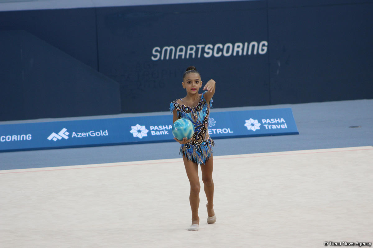 Bədii gimnastika üzrə Azərbaycan çempionatı və Bakı birinciliyi start götürüb (FOTO)