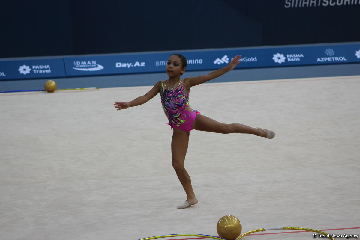 Bədii gimnastika üzrə Azərbaycan çempionatı və Bakı birinciliyi start götürüb (FOTO)