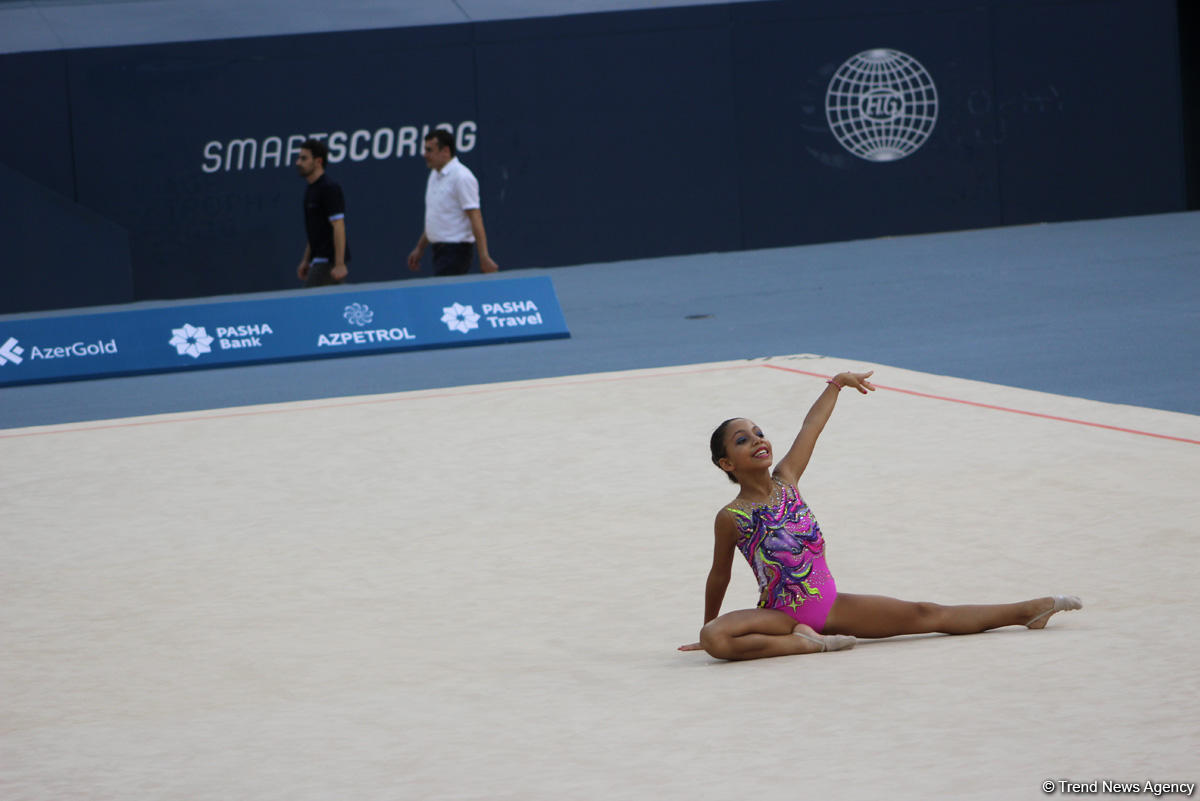 Bədii gimnastika üzrə Azərbaycan çempionatı və Bakı birinciliyi start götürüb (FOTO)