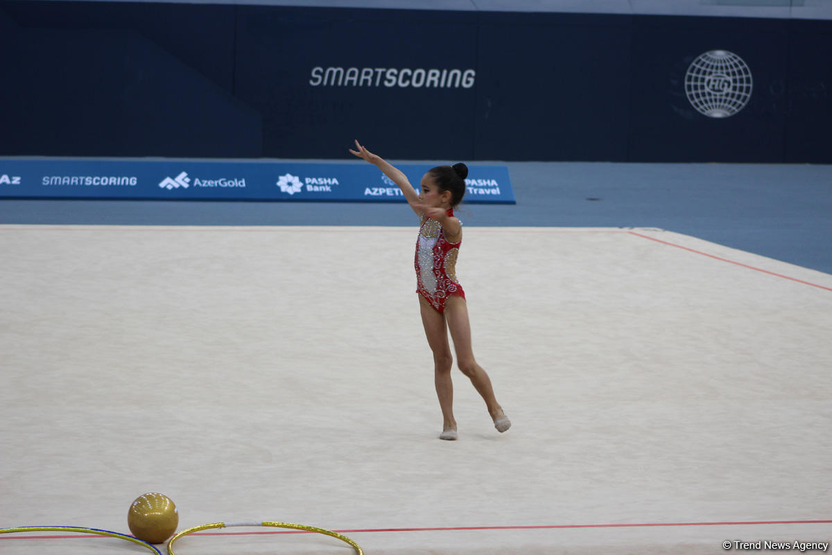 Bədii gimnastika üzrə Azərbaycan çempionatı və Bakı birinciliyi start götürüb (FOTO)