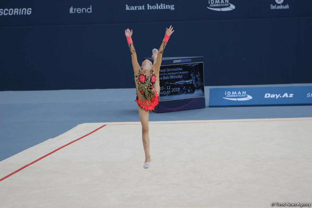 Bədii gimnastika üzrə Azərbaycan çempionatı və Bakı birinciliyi start götürüb (FOTO)