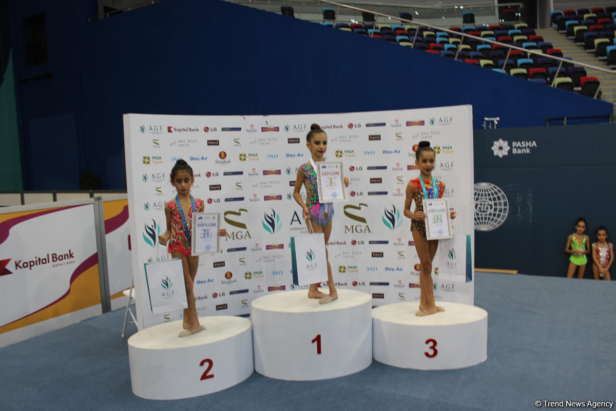 Bədii gimnastika üzrə Azərbaycan çempionatında mükafatlandırma mərasimi keçirilib (FOTO)