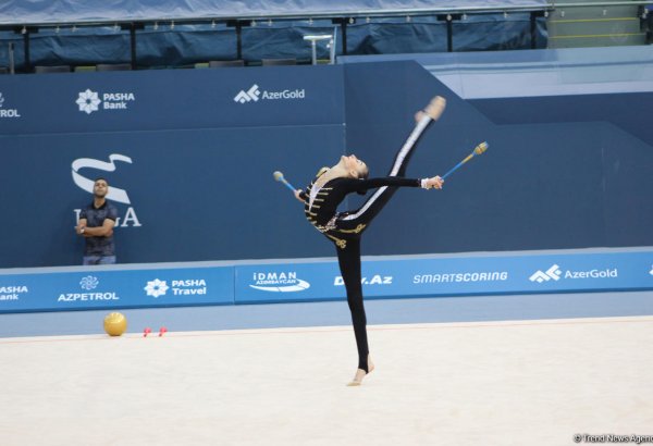 Bədii gimnastika üzrə 25-ci Azərbaycan çempionatı və Bakı birinciliyinin ikinci günündən maraqlı anlar (FOTO)