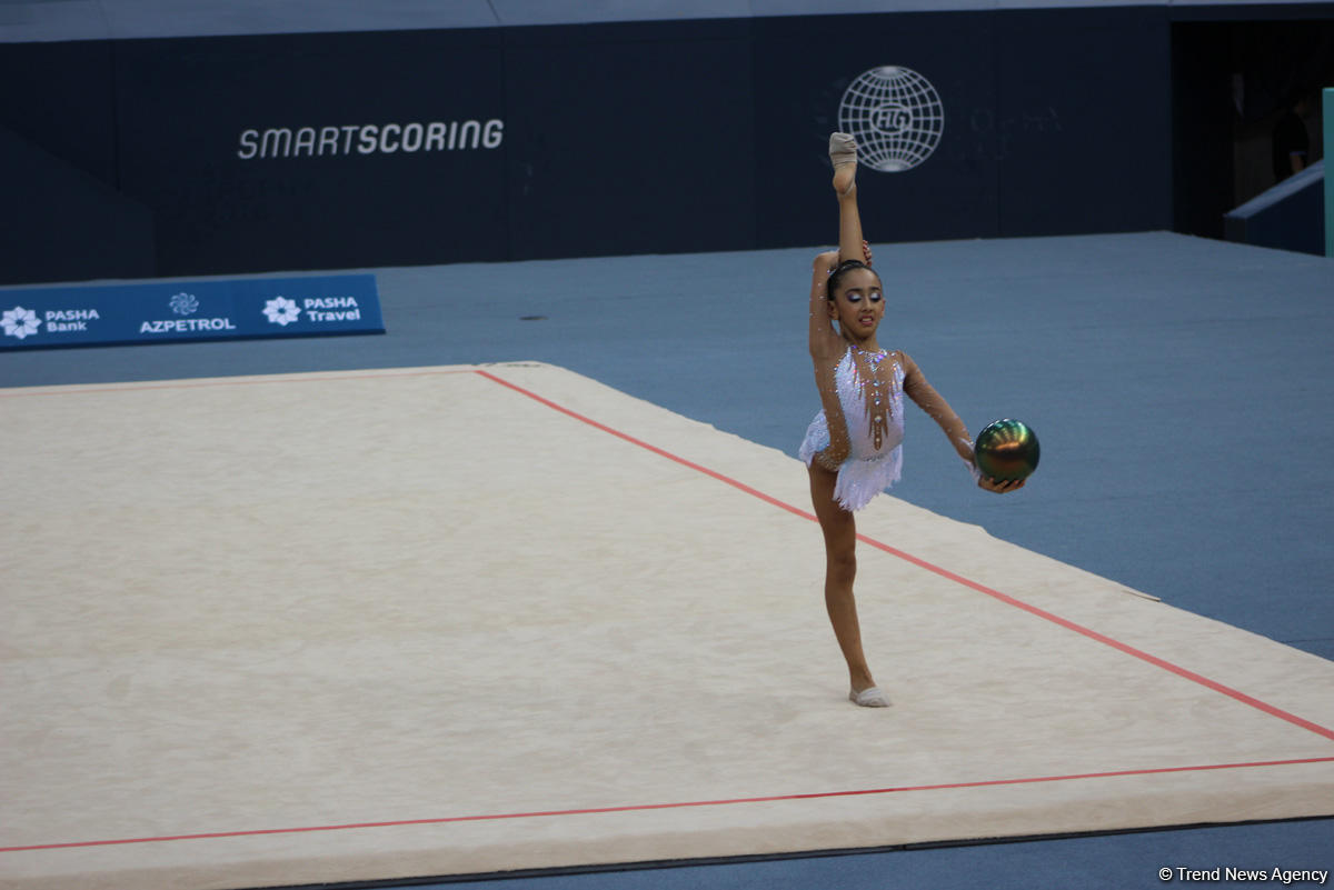 Bədii gimnastika üzrə 25-ci Azərbaycan çempionatı və Bakı birinciliyinin ikinci günündən maraqlı anlar (FOTO)