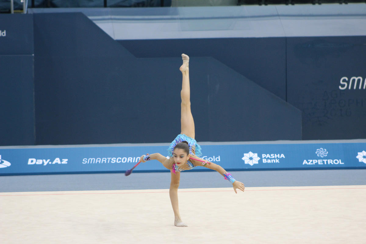 Bədii gimnastika üzrə 25-ci Azərbaycan çempionatı və Bakı birinciliyinin ikinci günündən maraqlı anlar (FOTO)