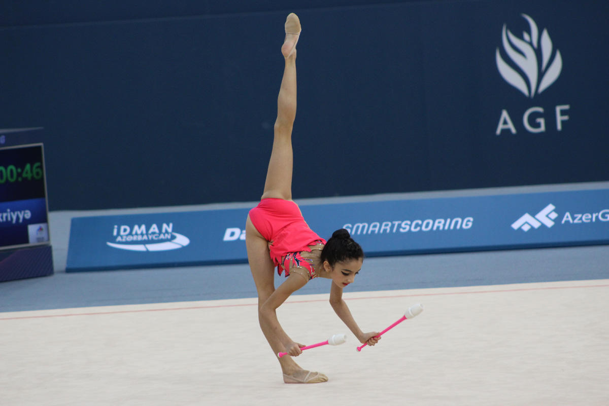 Bədii gimnastika üzrə 25-ci Azərbaycan çempionatı və Bakı birinciliyinin ikinci günündən maraqlı anlar (FOTO)
