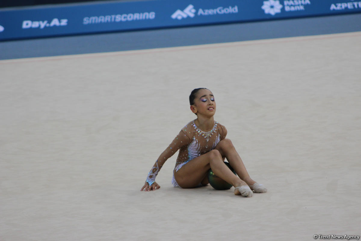 Bədii gimnastika üzrə 25-ci Azərbaycan çempionatı və Bakı birinciliyinin ikinci günü start götürüb (FOTO)