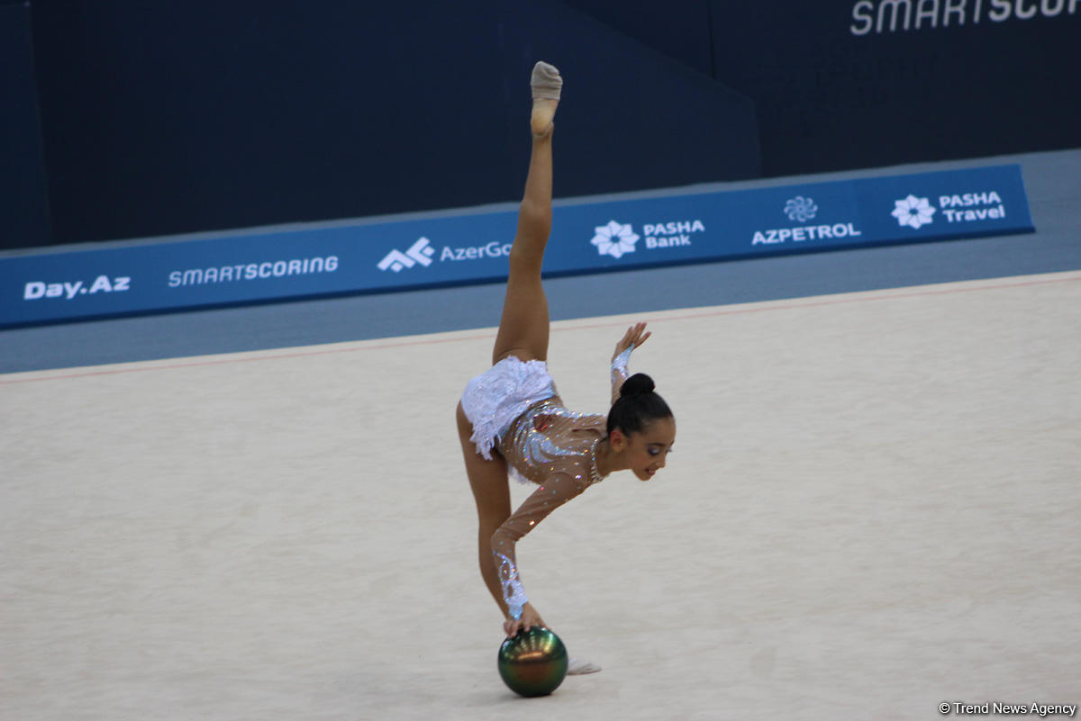 Bədii gimnastika üzrə 25-ci Azərbaycan çempionatı və Bakı birinciliyinin ikinci günü start götürüb (FOTO)