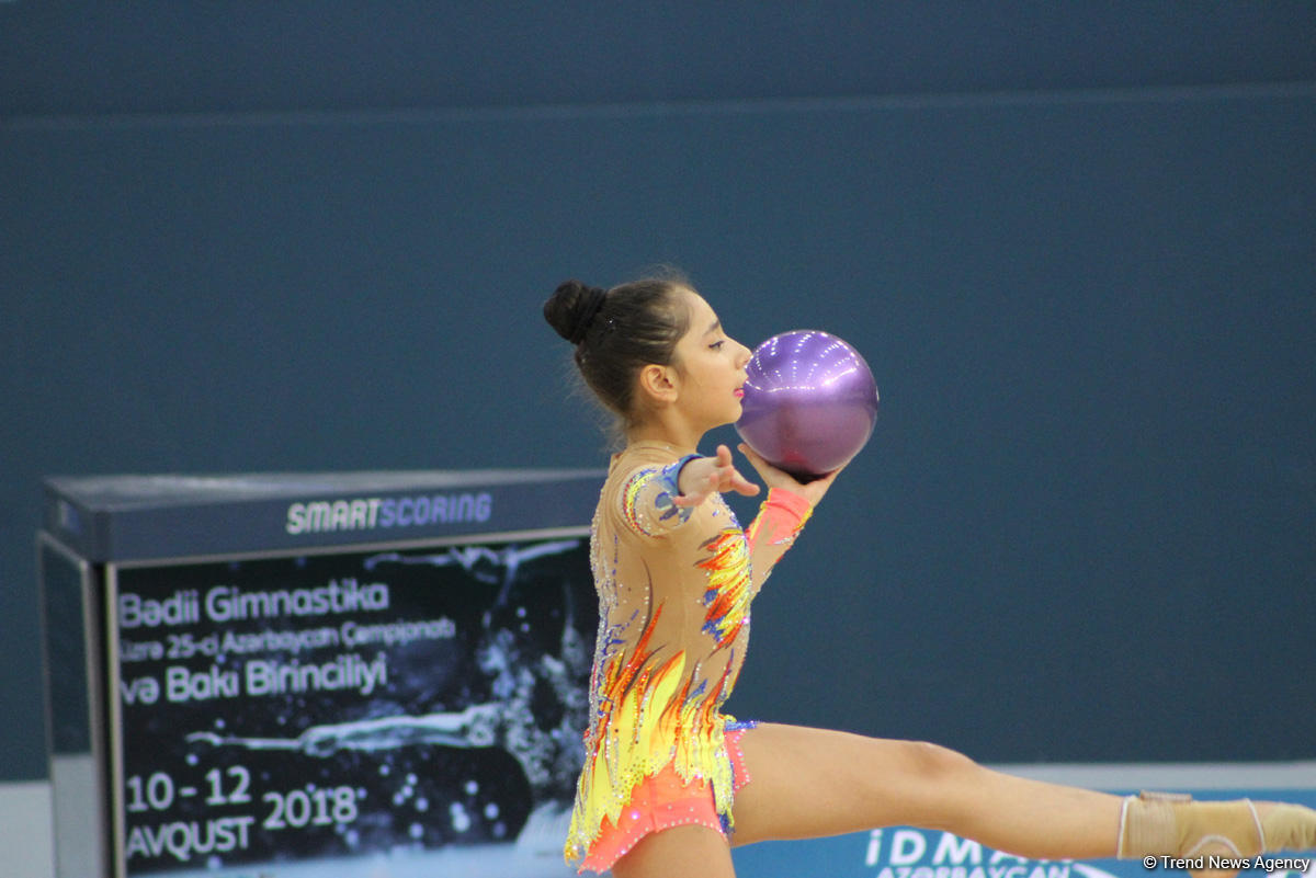 Bədii gimnastika üzrə 25-ci Azərbaycan çempionatı və Bakı birinciliyinin ikinci günü start götürüb (FOTO)