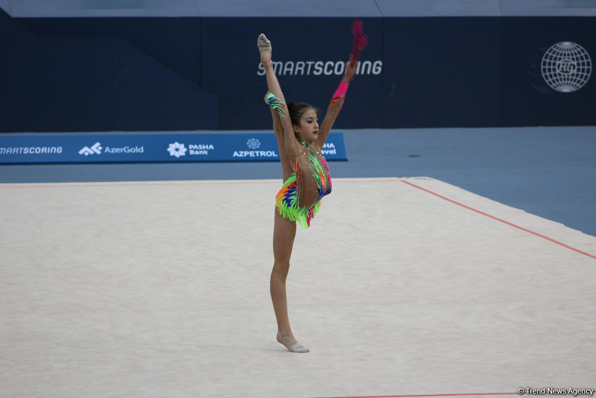 Bədii gimnastika üzrə 25-ci Azərbaycan çempionatı və Bakı birinciliyinin ikinci günü start götürüb (FOTO)