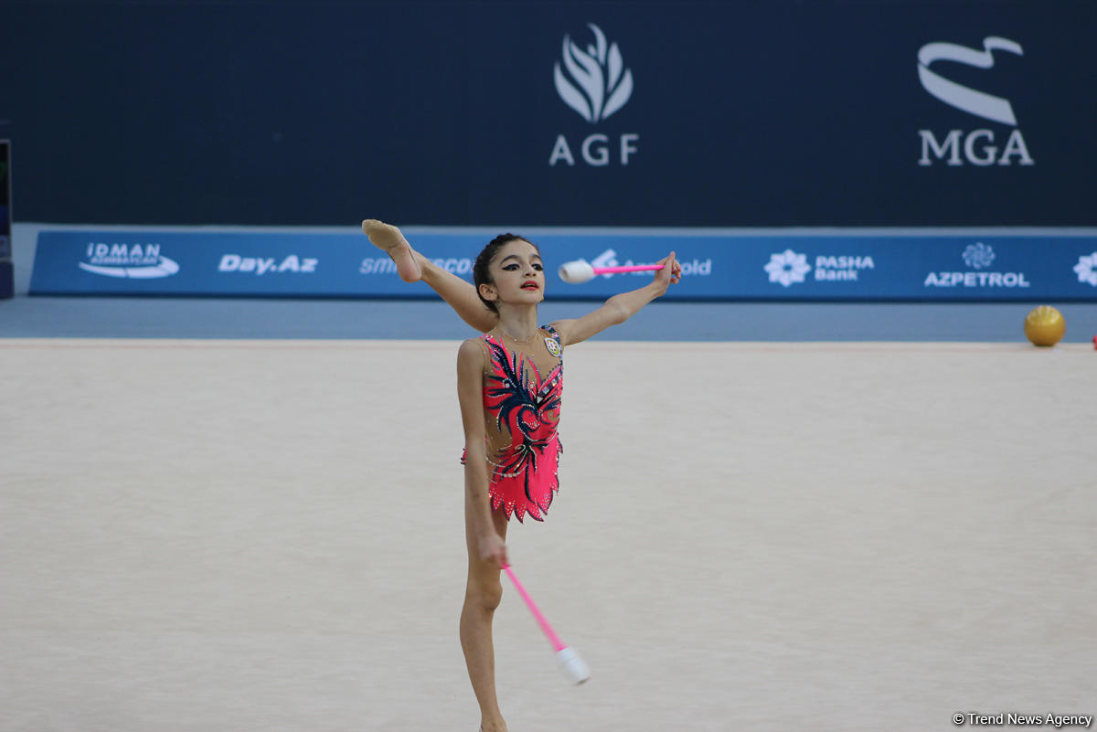 Bədii gimnastika üzrə 25-ci Azərbaycan çempionatı və Bakı birinciliyinin ikinci günü start götürüb (FOTO)