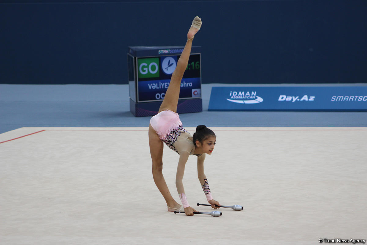 Bədii gimnastika üzrə 25-ci Azərbaycan çempionatı və Bakı birinciliyinin ikinci günü start götürüb (FOTO)