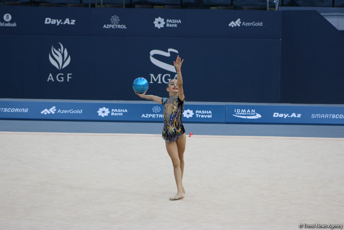 Bədii gimnastika üzrə 25-ci Azərbaycan çempionatı və Bakı birinciliyinin ikinci günü start götürüb (FOTO)