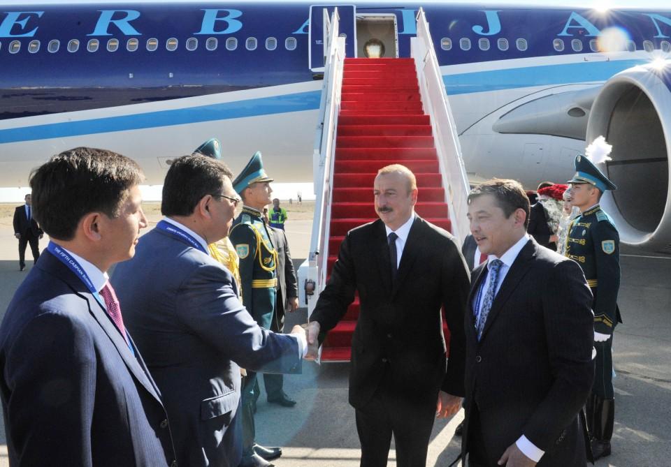 Prezident İlham Əliyev Qazaxıstanın Aktau şəhərinə səfərə gəlib