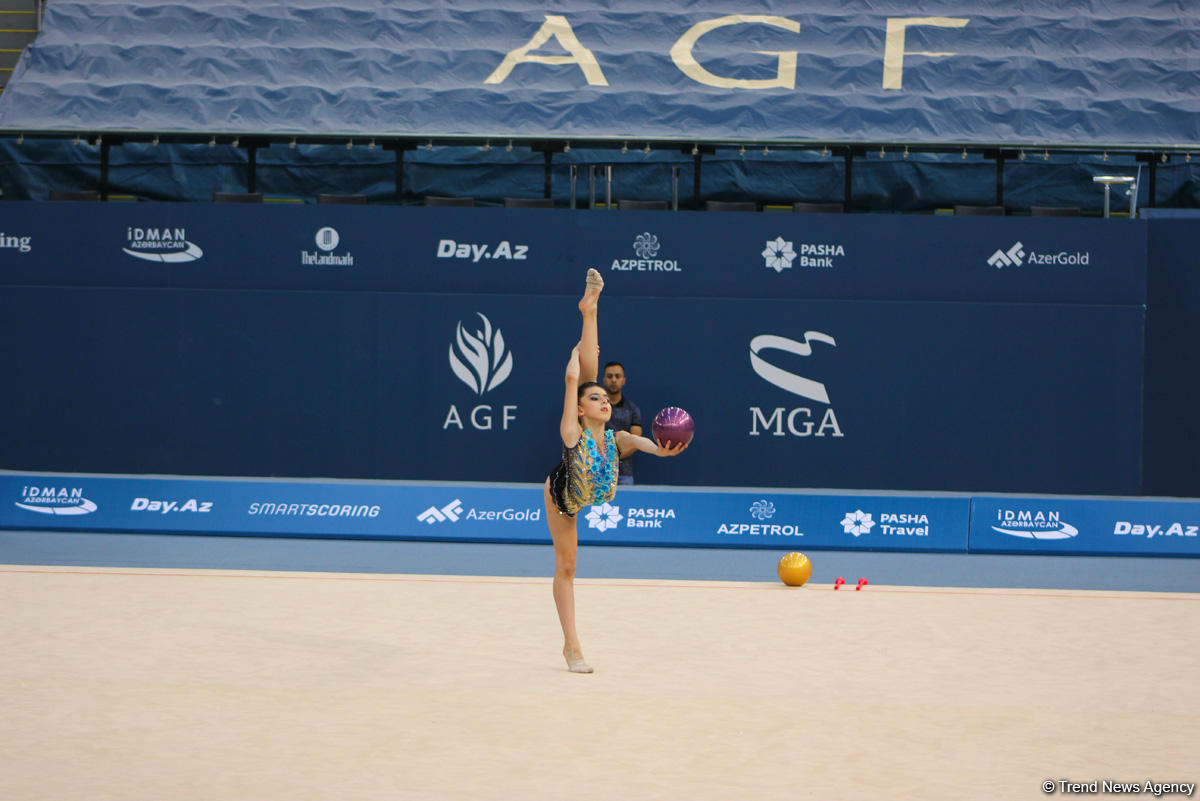 Bədii gimnastika üzrə Azərbaycan çempionatı və Bakı birinciliyi: Ən yaxşı anlar (FOTO)