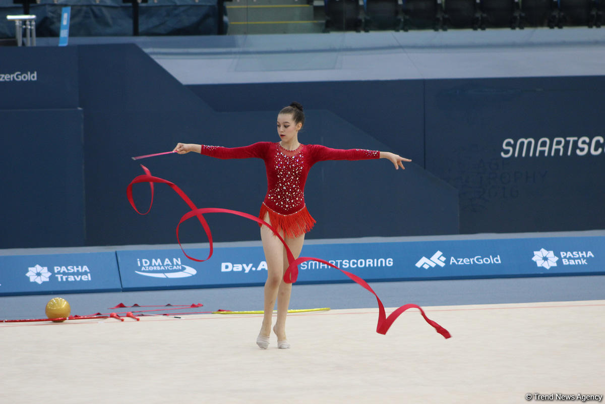 Bədii gimnastika üzrə Azərbaycan çempionatı və Bakı birinciliyi: Ən yaxşı anlar (FOTO)