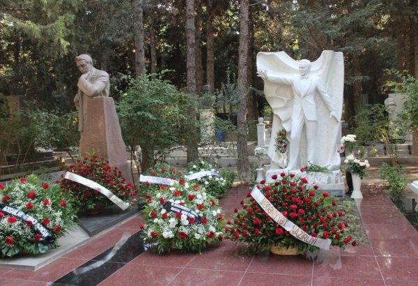 Fəxri xiyabanda Müslüm Maqomayevin xatirəsi yad olunacaq