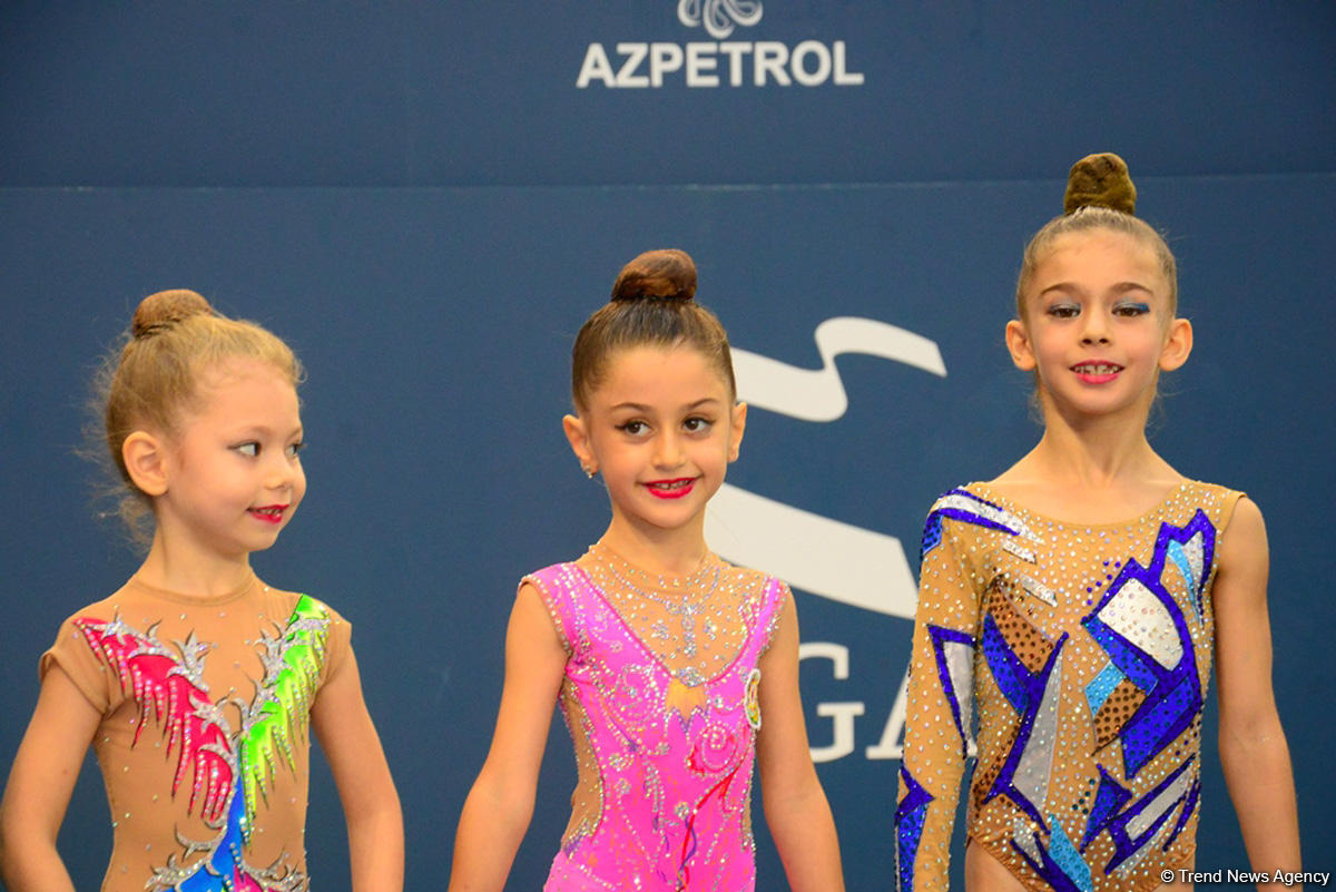Bədii gimnastika üzrə “GymBala” beynəlxalq turnirinin ilk gününün mükafatçıları mükafatlandırılıb (FOTO)