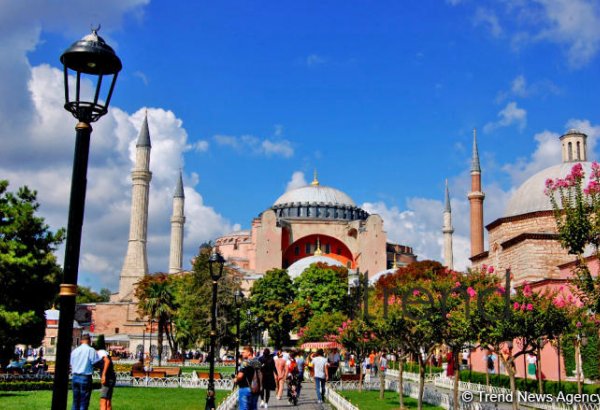 Aya Sofya məscidinə imamlar təyin edilib