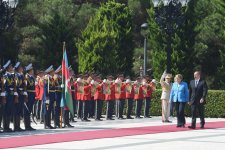 Almaniya Kanslerinin rəsmi qarşılanma mərasimi olub (FOTO)
