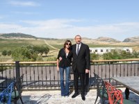 Prezident İlham Əliyev və birinci xanım Mehriban Əliyeva Şamaxıda üzümçülük və şərabçılıq kompleksinin açılışında iştirak ediblər (FOTO)