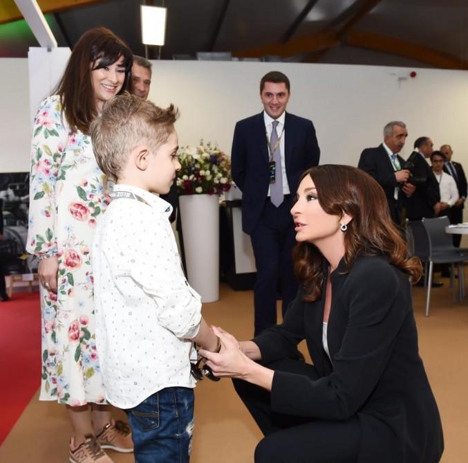 Mehriban Əliyeva: birinci xanım olmağın məsuliyyəti və sərhəd tanımayan xeyirxahlıq (FOTO)