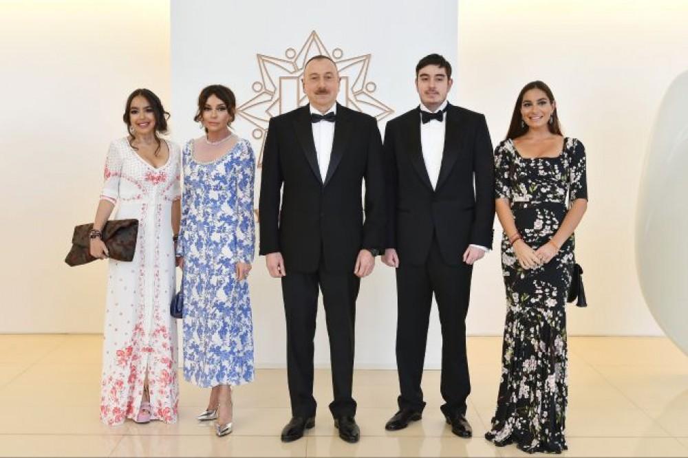 Mehriban Əliyeva: birinci xanım olmağın məsuliyyəti və sərhəd tanımayan xeyirxahlıq (FOTO)