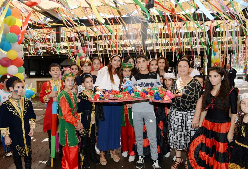 Mehriban Əliyeva: birinci xanım olmağın məsuliyyəti və sərhəd tanımayan xeyirxahlıq (FOTO)