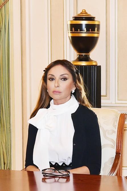 Mehriban Əliyeva: birinci xanım olmağın məsuliyyəti və sərhəd tanımayan xeyirxahlıq (FOTO)