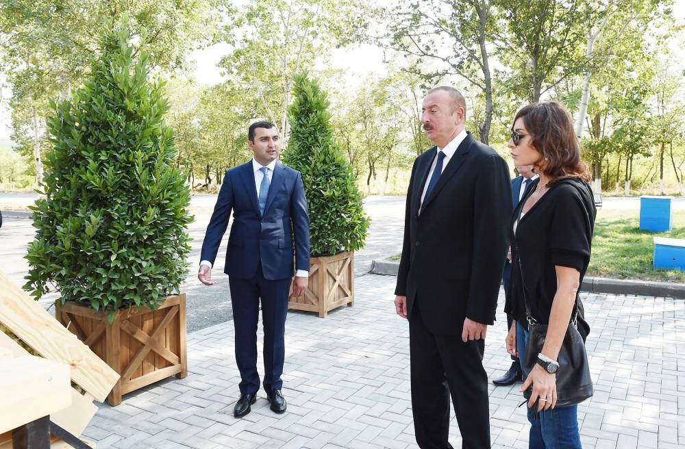 Prezident İlham Əliyev və birinci xanım Mehriban Əliyeva Şamaxıda üzümçülük və şərabçılıq kompleksinin açılışında iştirak ediblər (FOTO)