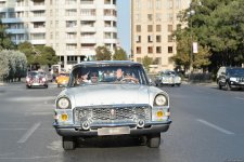 Azərbaycan Avtomobil Federasiyasının təşkilatçılığı ilə klassik avtomobillərin yürüşü və sərgisi keçirilib (FOTO)